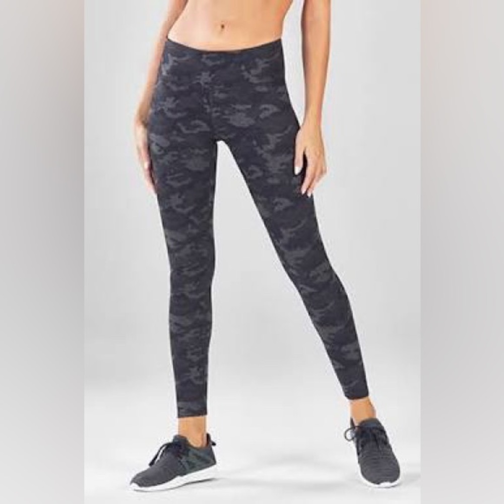 Fabletics Camo Define Mid-Rise Legging Size XS